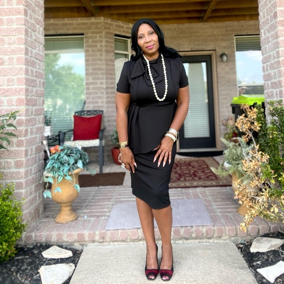 Black bow neck dress for the special occasion! - Picture 2 of 12